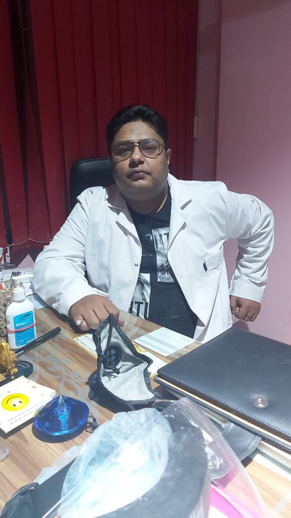 dr kshitij saxena at his lucknow clinic