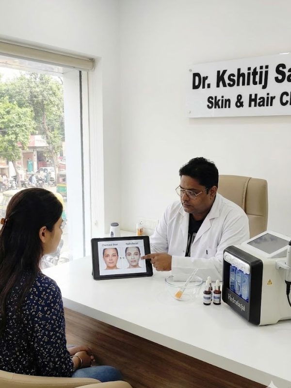 dr kshitij saxena at lucknow clinic